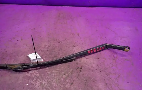 Audi A4 S4 B5 8D Front wiper blade arm