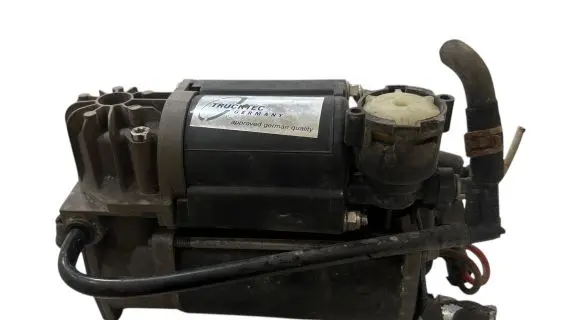 Mercedes-Benz E W211 Air suspension compressor/pump 4Z01015200