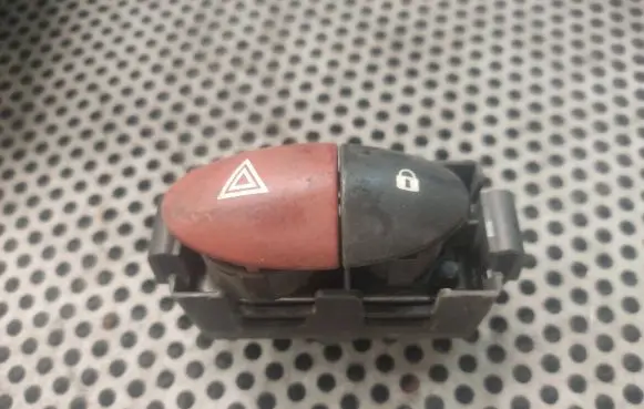 Renault Master III Hazard light switch 8200409382 8200483813 8200214896