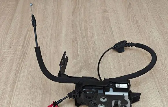 Volkswagen Amarok II Rear door lock N1WAE26412GF