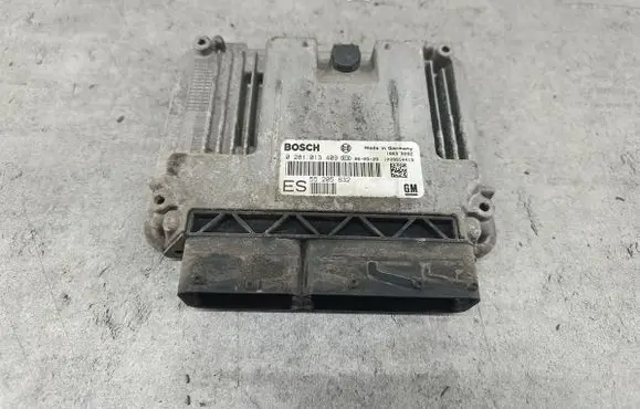 Opel Vectra C Engine control unit/module ECU 552056320281013409