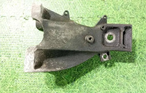 BMW X5M E70 Engine mounting bracket 6780143
