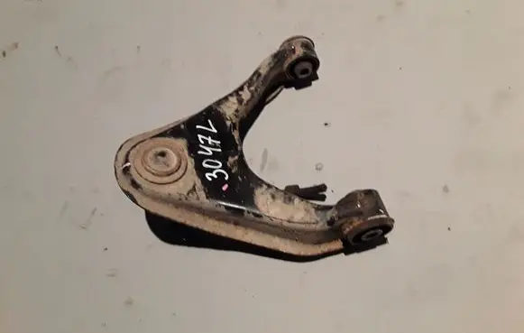 Mitsubishi L200 Front lower control arm/wishbone 4010A147