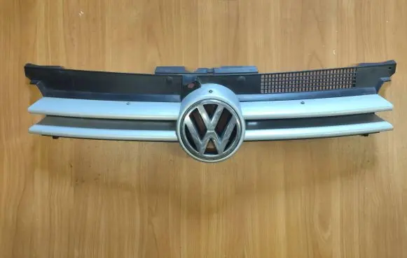 Volkswagen Golf IV Front grill 1J0853651F 1J0853655F