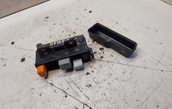 Toyota Corolla Verso AR10 Fuse box set 8386P1