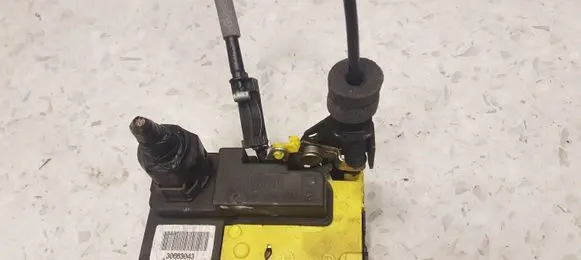 Volvo S60 Front door lock 30663043