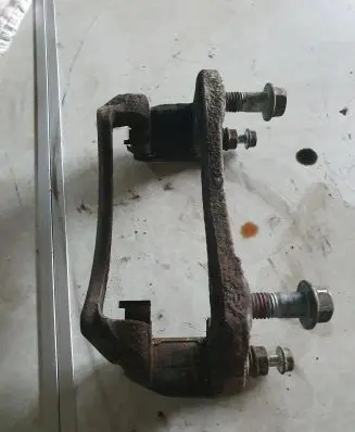 Chevrolet Captiva Front Brake Caliper Pad/Carrier 