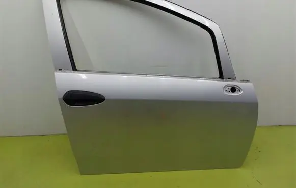 Fiat Grande Punto Front door