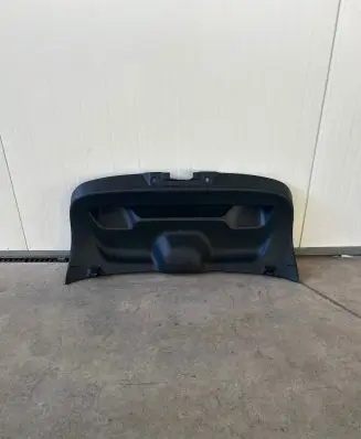 Tailgate trim