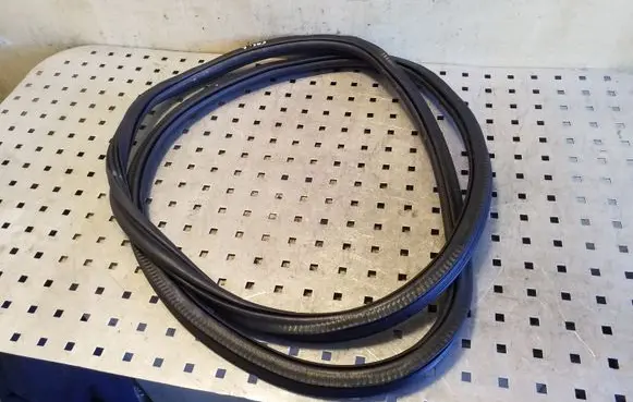 Audi A6 C7 Rear door rubber seal (on body) 