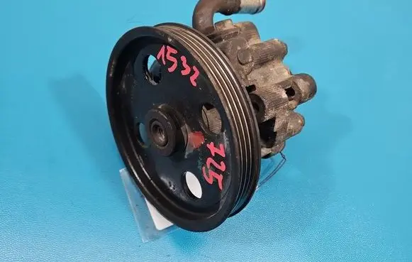 Chrysler Voyager Power steering pump IMPRK1532725