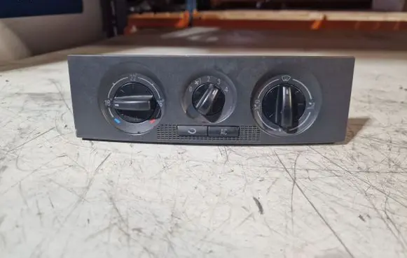 Skoda Fabia Mk1 (6Y) Climate control unit 6Y0820045C