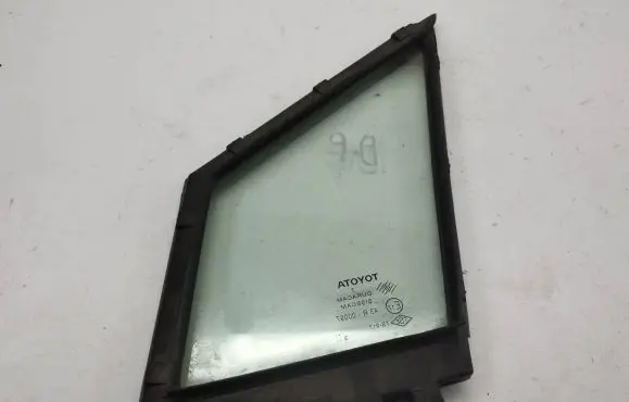 Toyota Corolla Verso AR10 Front door vent window glass four-door 00097 682150F010