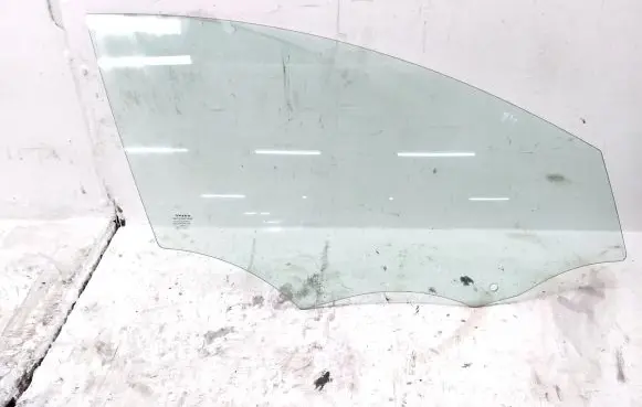 Volvo V60 Front door window glass four-door