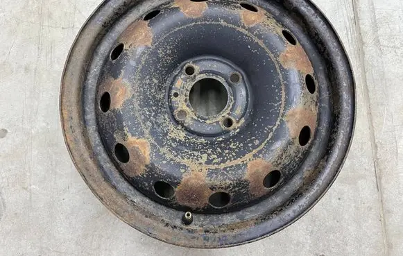 Renault Clio III R15 steel rim 