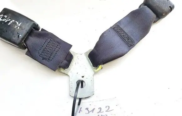 Mitsubishi ASX Middle seatbelt buckle (rear) 6174616a