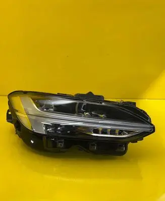 Volvo S90, V90 Headlight/headlamp 32228683