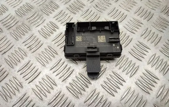 Skoda Octavia Mk4 Door control unit/module 5Q4959593L