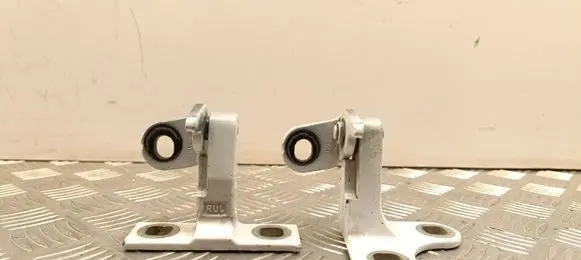 Tesla Model Y Rear door hinge set 149749400C
