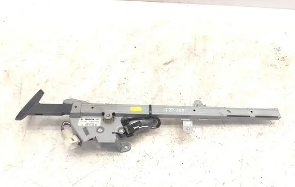 Mercedes-Benz CLK A209 C209 Seat belt adjustment motor 0132004319 2038600282 0390201968