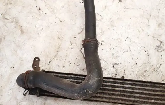 Ford Galaxy Intercooler hose/pipe 145957a