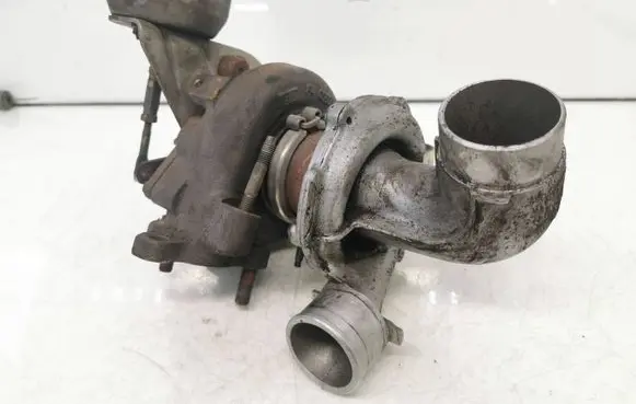 Toyota Avensis T250 Turbo 172010r041 01172302129