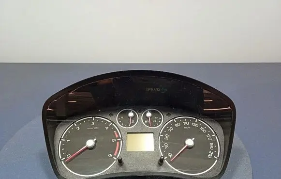 Speedometer (instrument cluster)