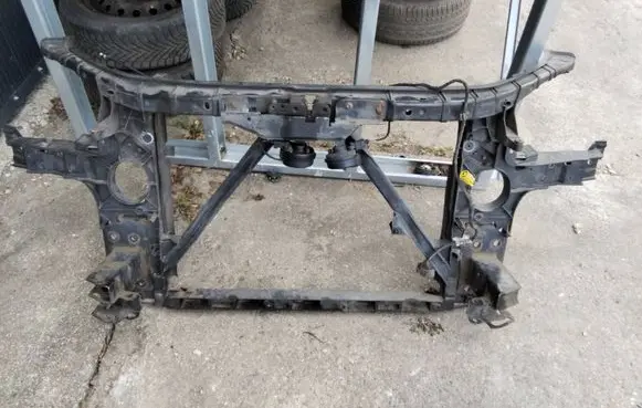 Audi Q7 4L Radiator support slam panel 