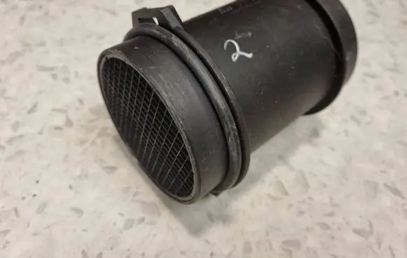 Audi A8 S8 D2 4D Mass air flow meter 077133471D 0280217804