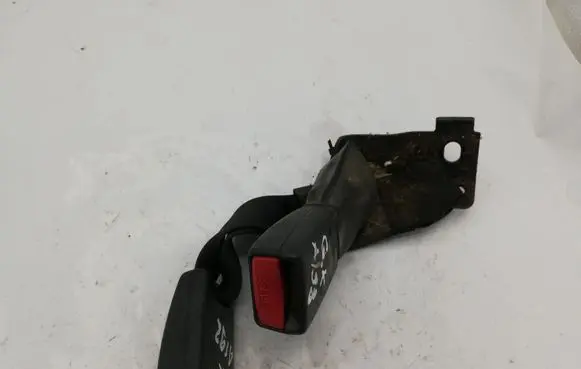 Toyota Avensis T250 Middle seatbelt buckle (rear) NOCODE