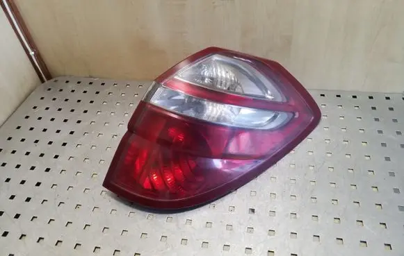 Subaru Legacy Rear/tail lights 22020952