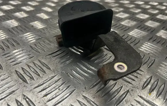 Volvo V50 Horn signal A046522 E355306AM80S E30055306
