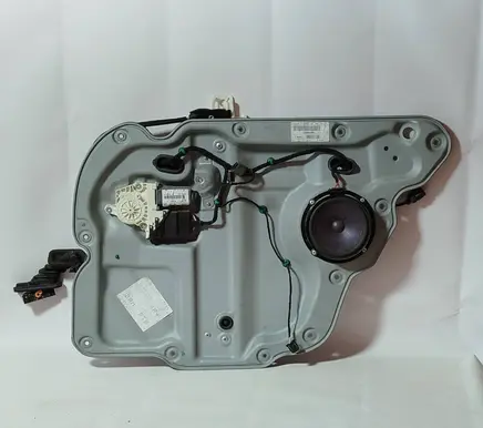 Volkswagen Touran I Rear door window regulator with motor 1t0839756