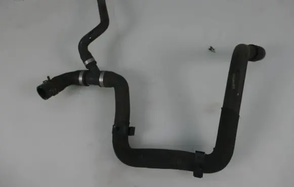 Ford Kuga II Engine coolant pipe/hose