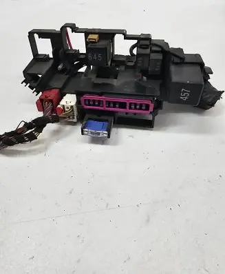 Audi A5 Sportback 8TA Fuse module 8K2937503B