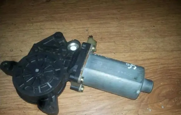 Front door window regulator motor