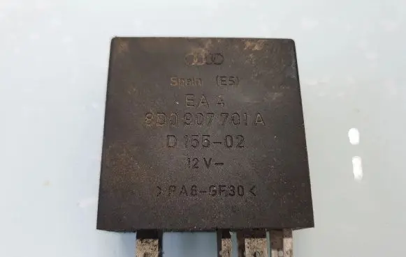 Audi A4 S4 B5 8D Other relay 8D0907701A