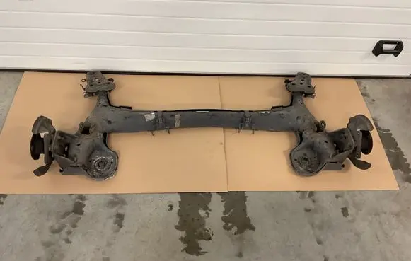 Opel Mokka B Rear axle beam 