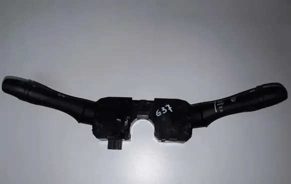 Wiper turn signal indicator stalk/switch