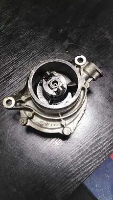 BMW 3 E46 Vacuum pump 72817601