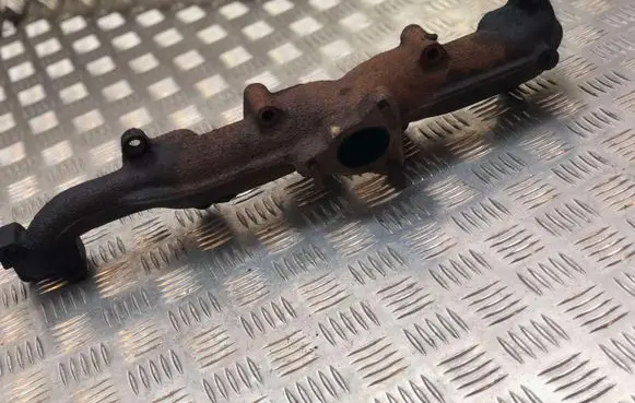 Isuzu Trooper Exhaust manifold