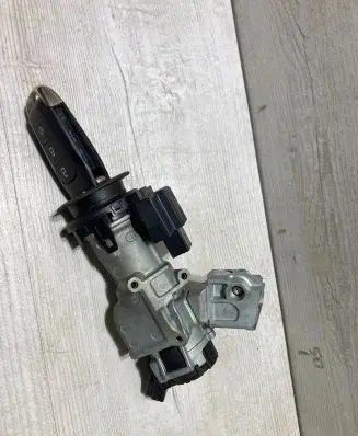 Ford Fiesta Ignition lock H1BC3F880AB