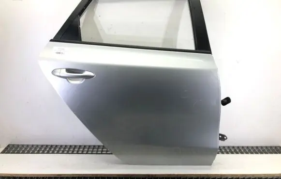 KIA Ceed Rear door