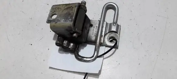 Volkswagen Polo IV 9N3 Front door hinge set 6Q0831412
