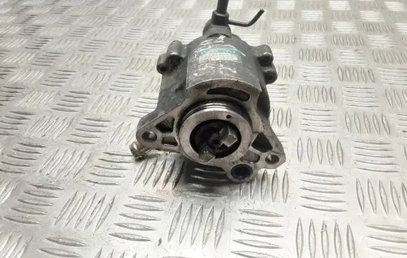 Toyota Corolla E120 E130 Vacuum pump 2930027010