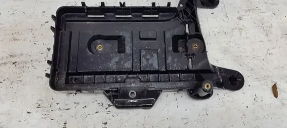 Volkswagen PASSAT B6 Battery tray 1K0915333C