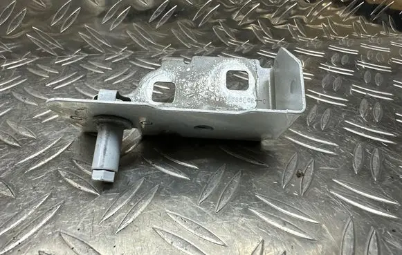 Renault Zoe Fender mounting bracket 625B55506R