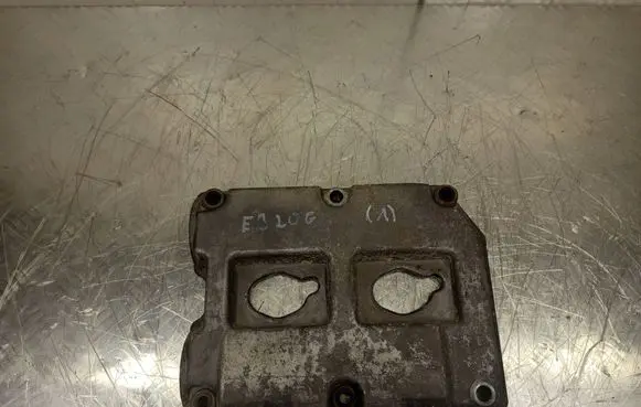 Subaru Impreza I Rocker cam cover pokrywazaworow