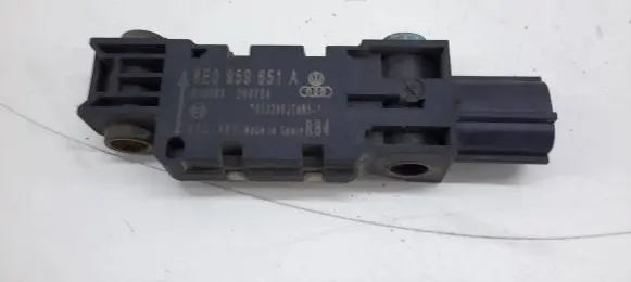 Audi A4 S4 B7 8E 8H Airbag deployment crash/impact sensor 8E0959651A 0100812V0704