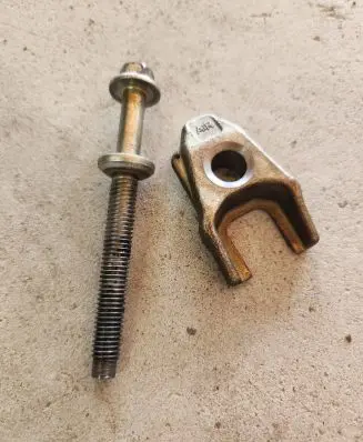 Nissan Qashqai Fuel Injector clamp holder